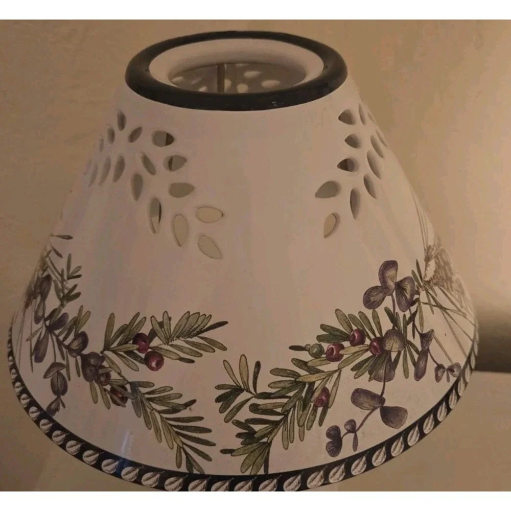 Lenox candle hurricane
